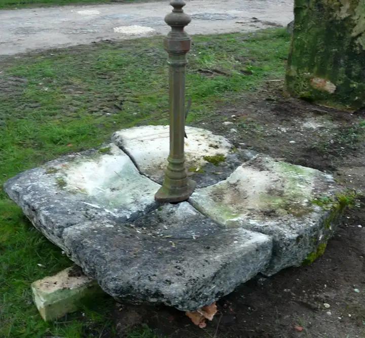 receptacle de fontaine en pierre