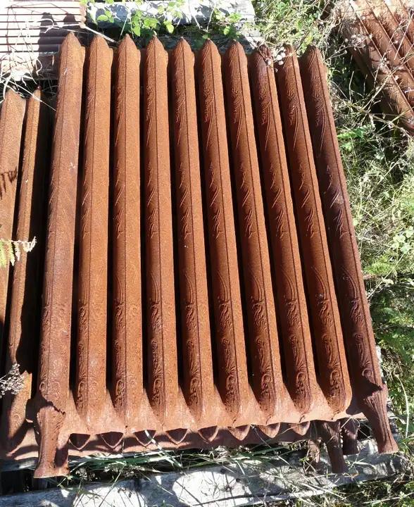 Radiateur décoré en fonte