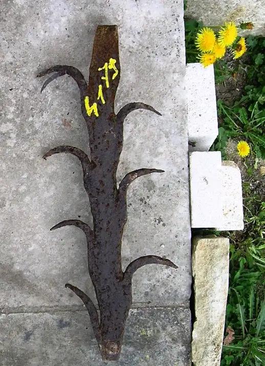 Défence de lucarne ancienne en fer forgé