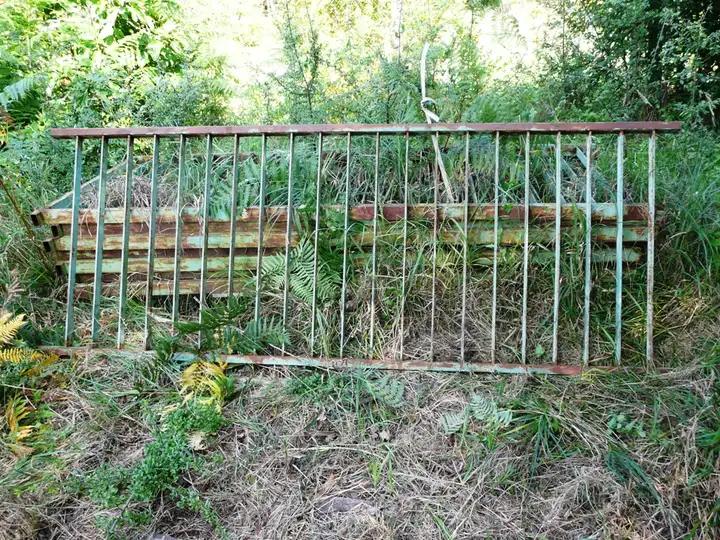 Grilles de protection, rambarde en fer, balcons 1970