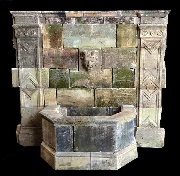 Fontaine adossée en pierre de Bordeaux
