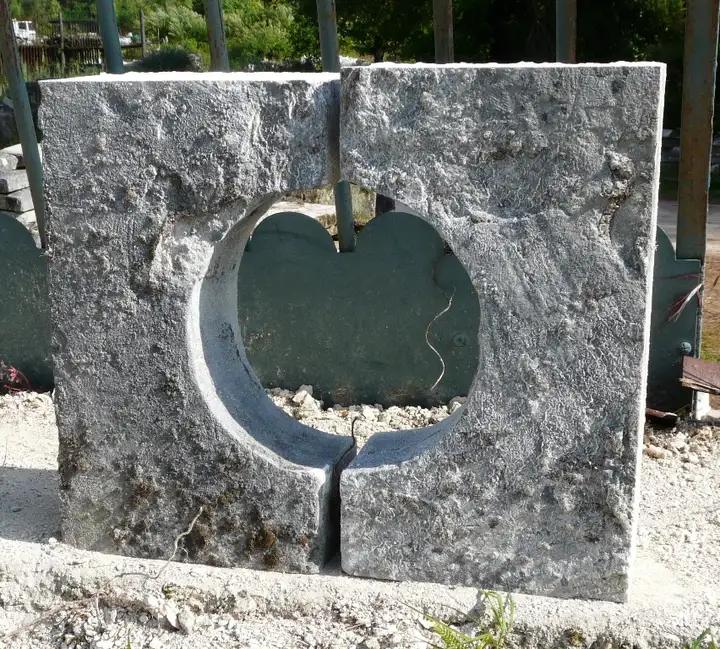Oculus, oeil de boeuf  en pierre
