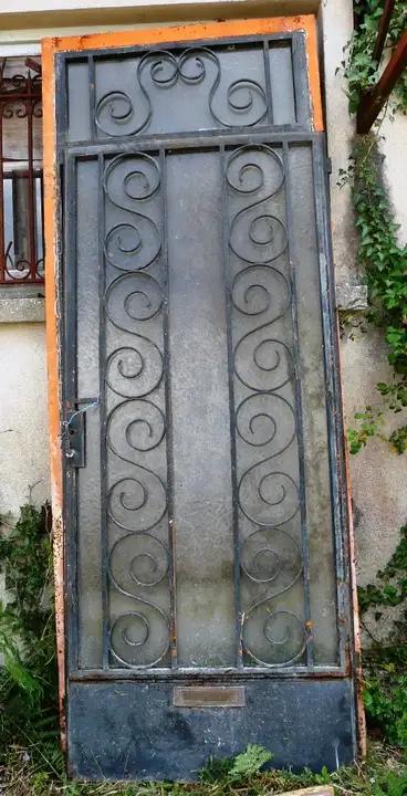 Porte d'entrée en fer forgé