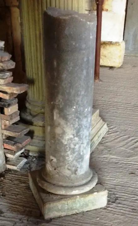 Socle colonne en pierre de Charente