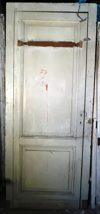 Porte de communication en bois et son cadre