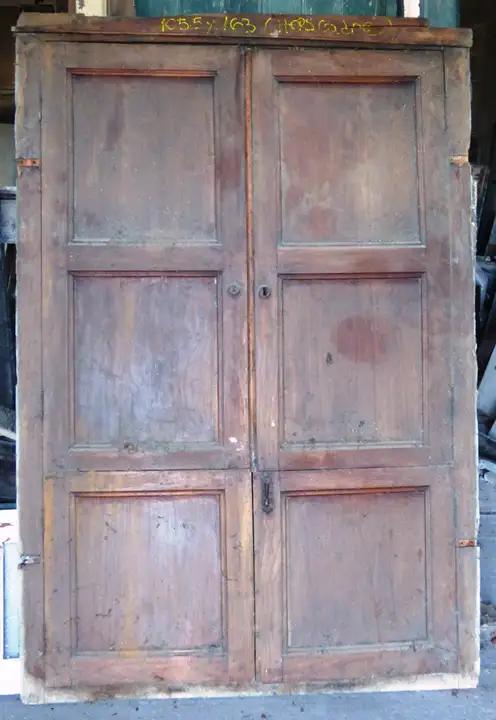 Placard mural à 4 portes en bois fruitier