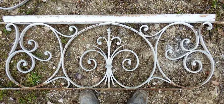 2 balcons anciens inscrits en tableau