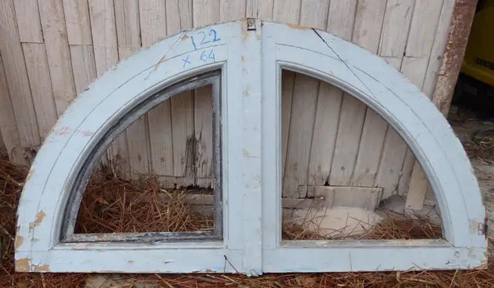 Imposte de boiserie en bois