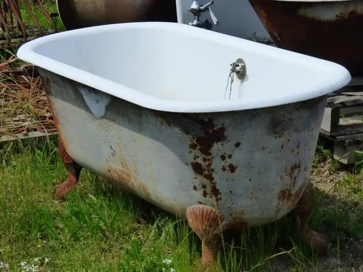 Baignoire en fonte ancienne