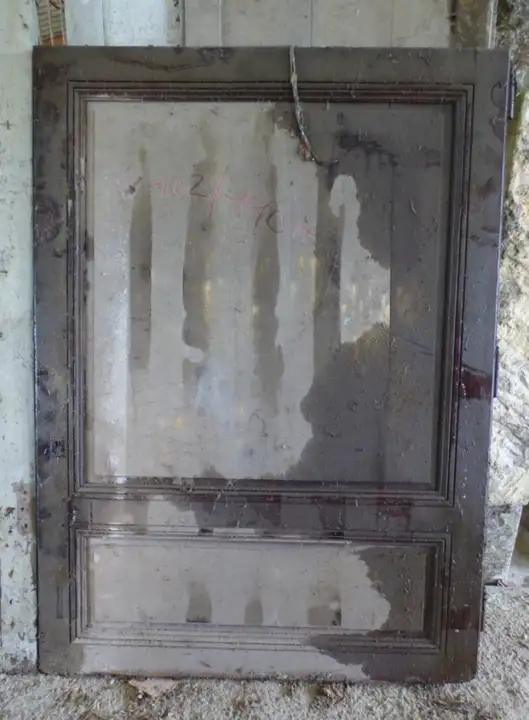 Porte de placard en bois fruitier