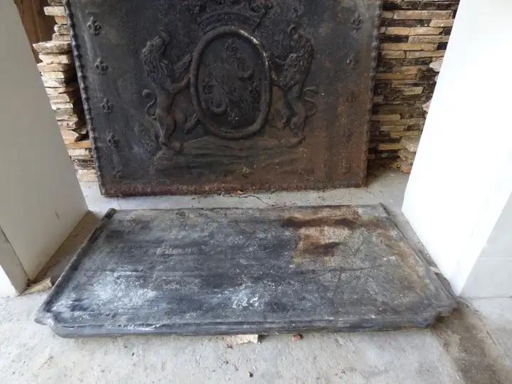 Plaque lisse pour seuil de cheminée