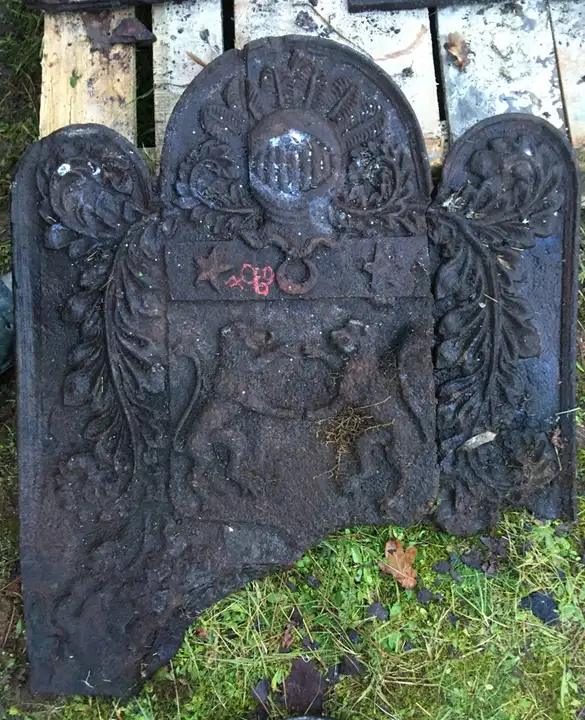 Plaque de fonte ancienne