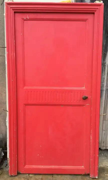Ancienne porte en bois d'interieur