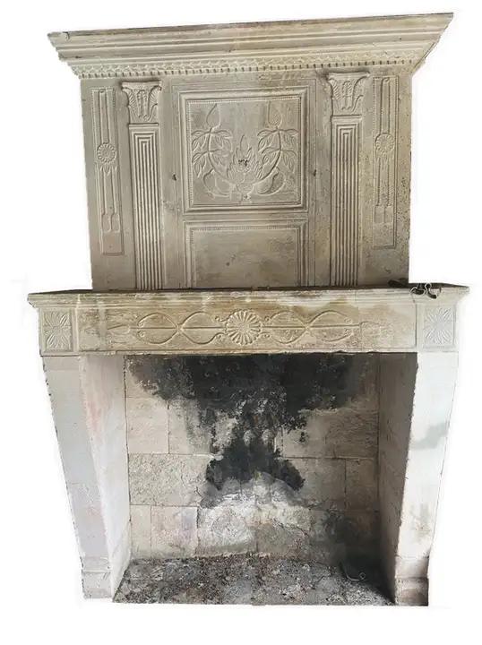 Ancienne cheminée à trumeau décorée en pierre de CHARENTE