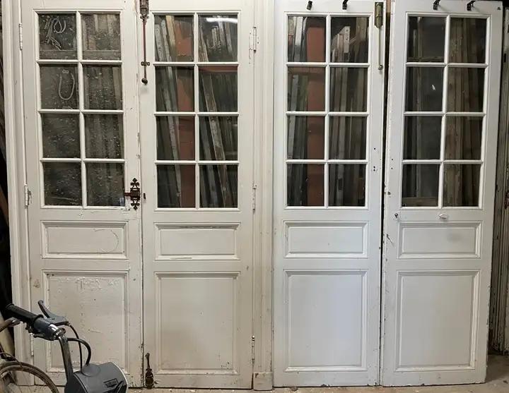 Deux paires de portes vitrées d'intérieur anciennes