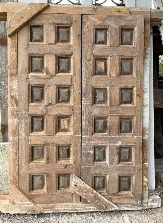 Ancien placard à deux portes et son cadre