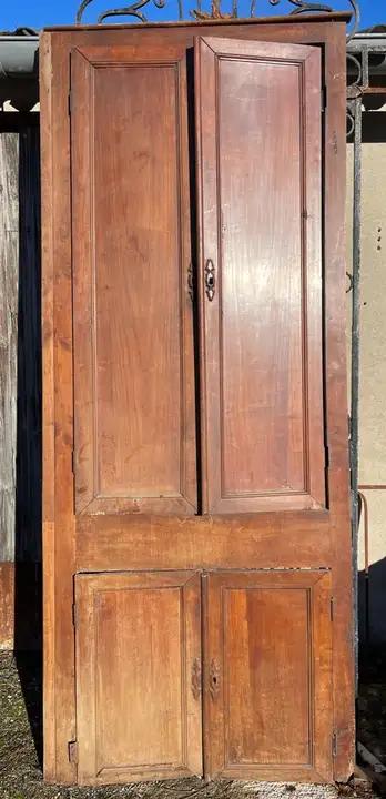 Placard à 4 portes en meurisier ancien