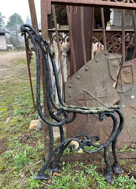 Anciens pieds de bancs en fonte