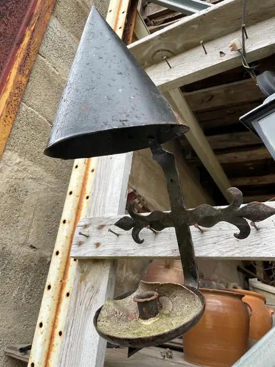 Ancienne lampe exterieur en fer forgé