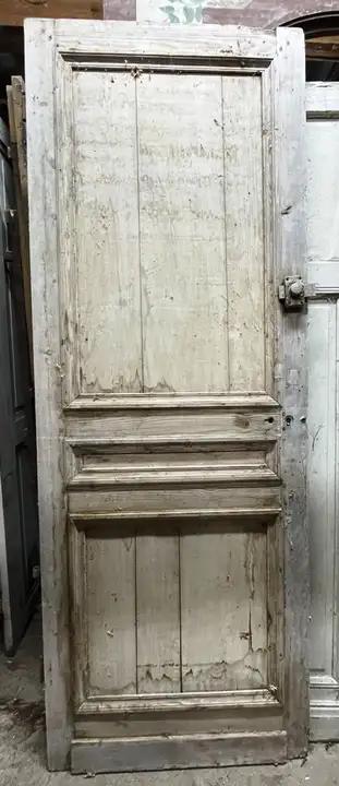 Ancienne porte d'interieur à 3 panneaux décapés