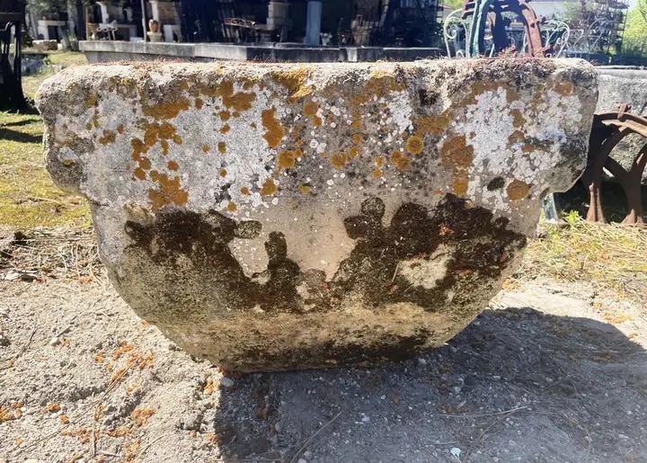 Ancienne et rare pierre à eau