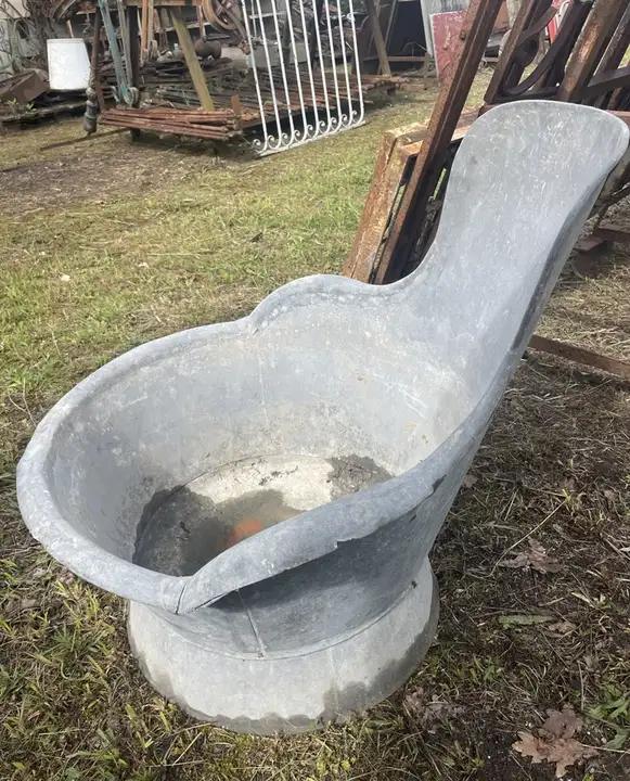 Ancienne baignoire siège en zinc