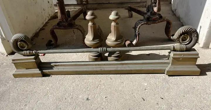 Barre de chenets pour cheminée