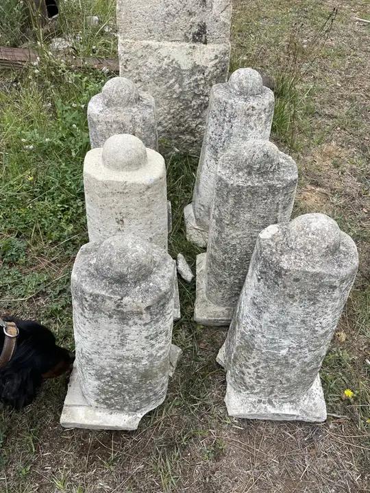 Deux  bornes