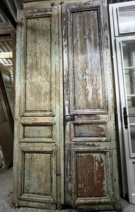 Trois paires de portes