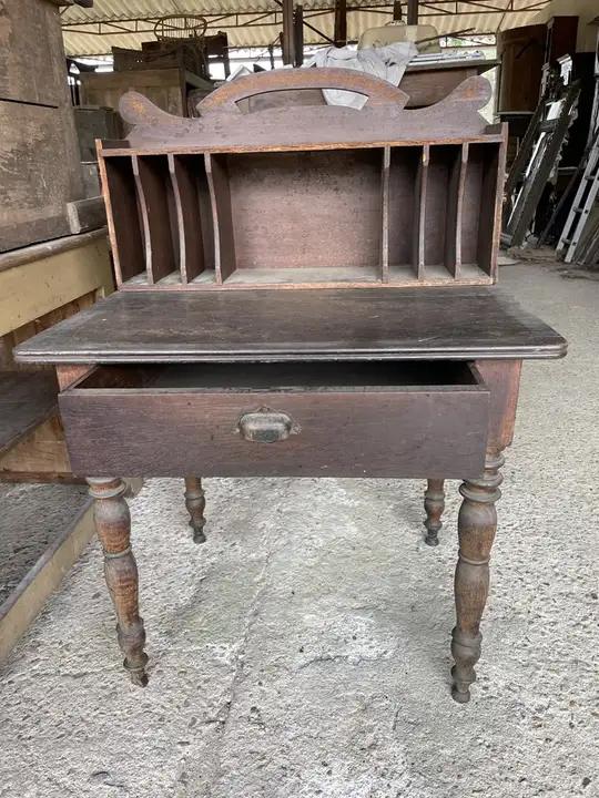 Ancien bureau de chambre en noyer