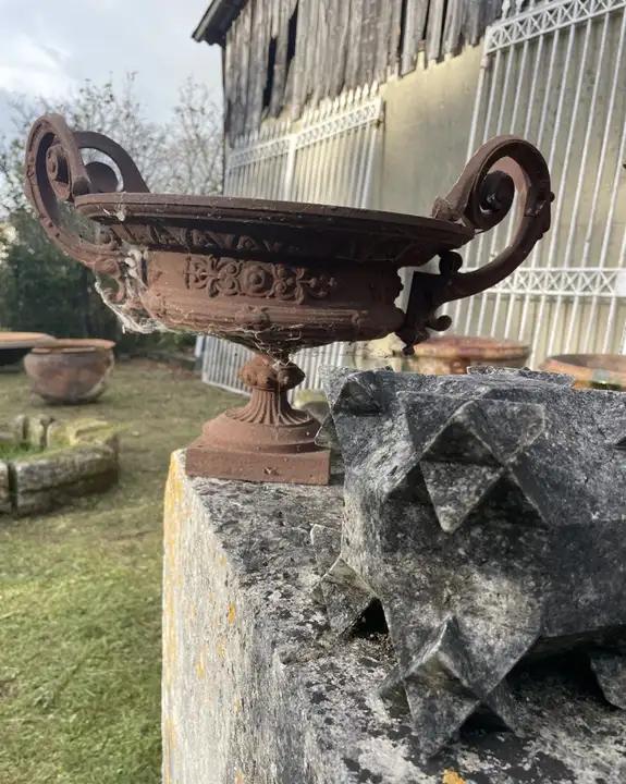 Ancien vase Médicis en fonte