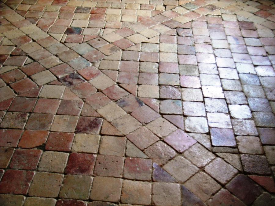 Carrelage ancien recoupé et vieilli