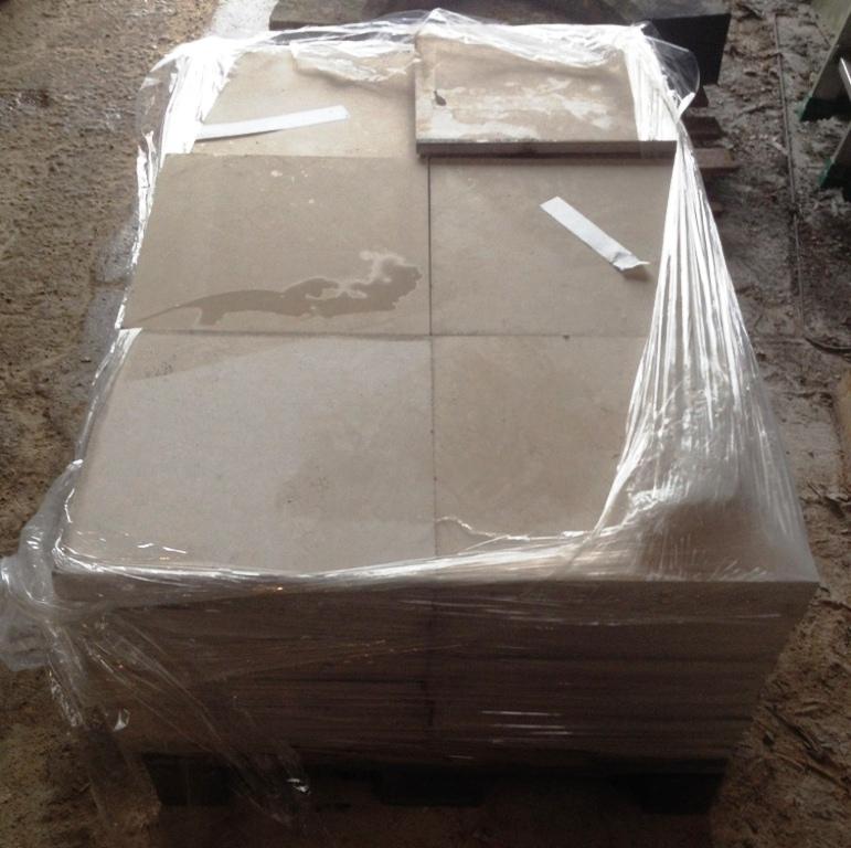 Lot de 25 m² de dalles de pierre dure
