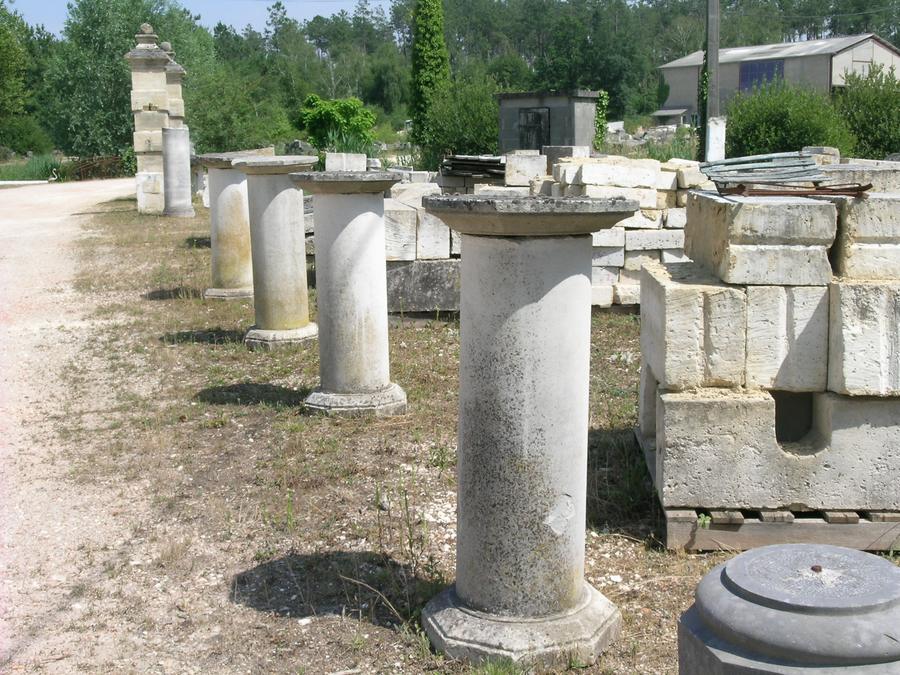 Quatre colonnes de jardin