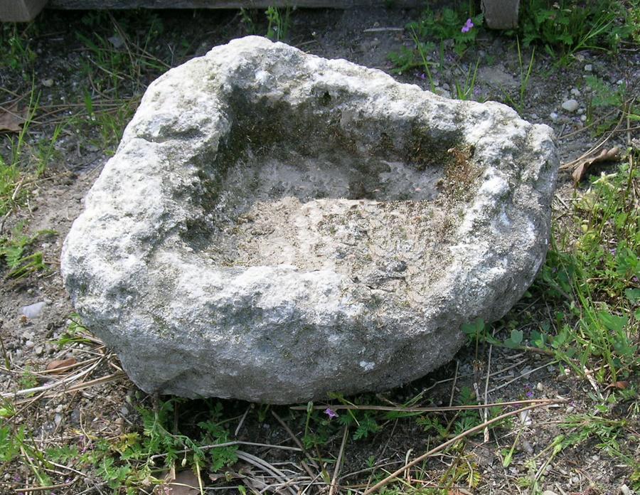 Bac en pierre de sable rustique ancien