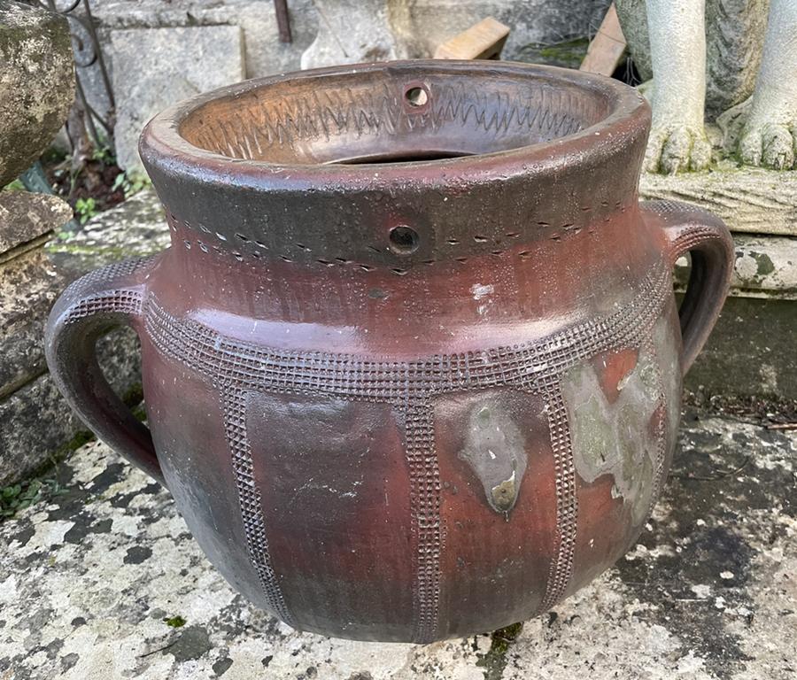 Poterie ou charnier en terre cuite de Charente