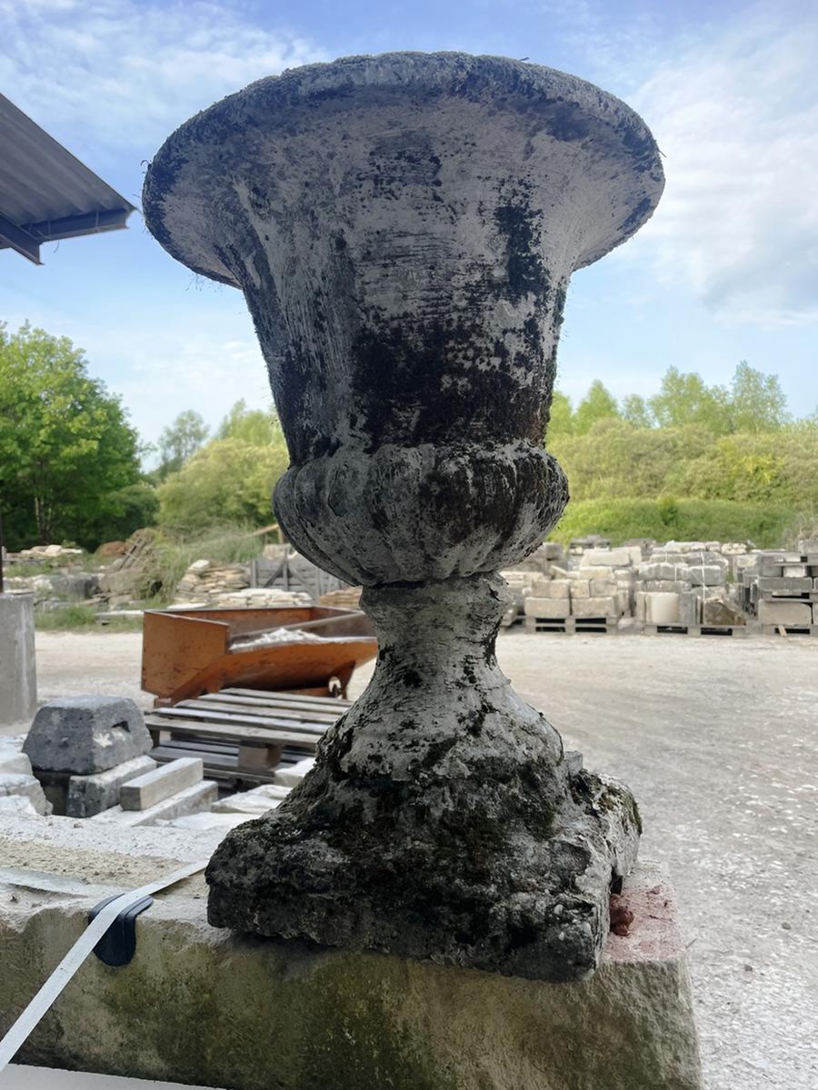 Grand vase Médicis en beton